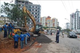 Prefeitura realiza obras de pavimentação em Campos Elíseos
