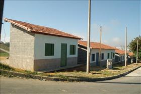 Prefeitura entrega casas populares no Paraíso