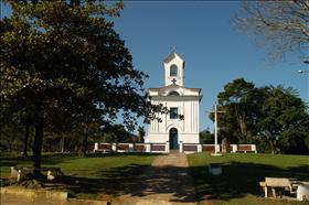 Prefeitura entrega ambulância para moradores da Vargem Grande