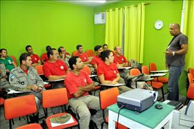 Bombeiros realizam treinamento para auxiliar Município no combate à dengue