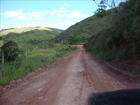 Estradas rurais continuam sendo recuperadas pela Prefeitura