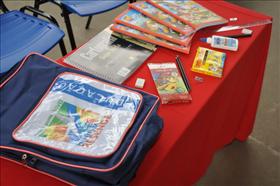 Número de kits de material escolar para alunos chega a 12 mil