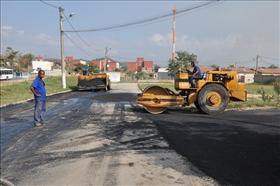 Pavimentação em quatro bairros totaliza quase 17 quilômetros de obras