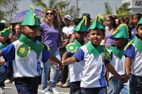 No desfile de 29 de setembro, escolas destacam cultura afro em Resende